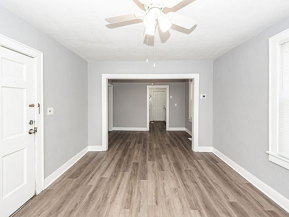 5th image of 2620 Woodlawn Ave