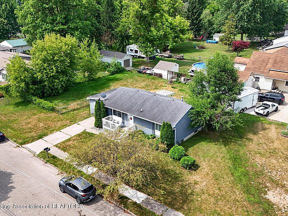 2nd image of 5802 Pheasant Ave