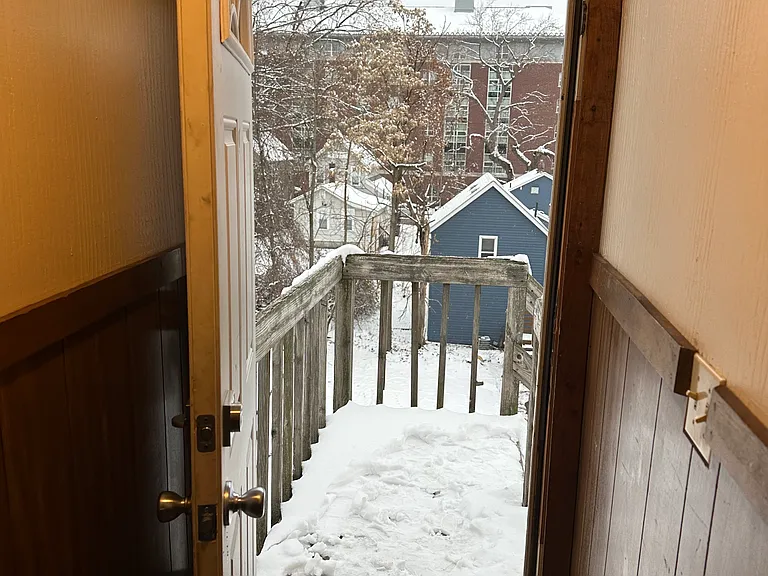 400 Sumner St #6 — Photo 25