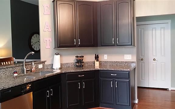 5th image of 711 Wellington Ln