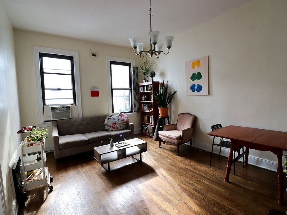 1st image of 258 Graham Ave APT 4R