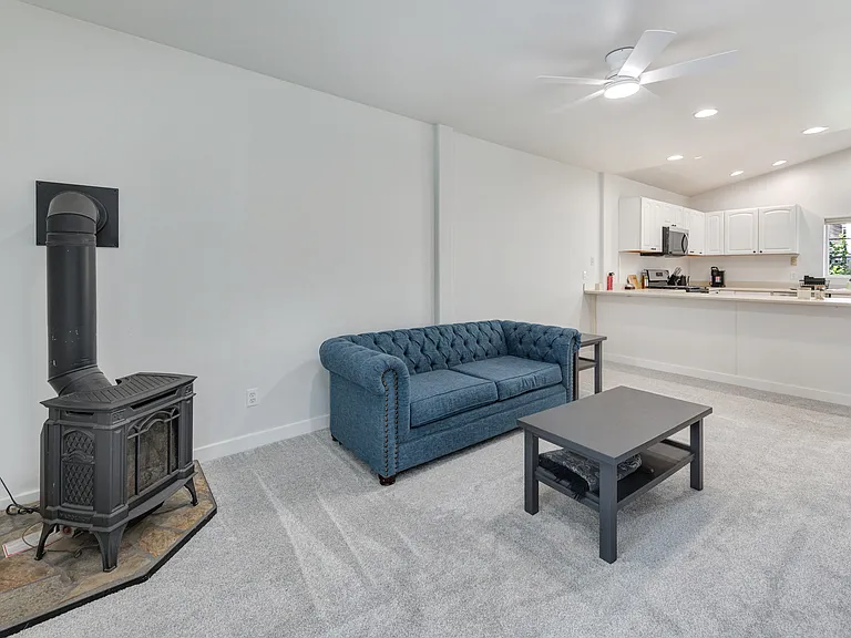 438 S Ella Ave #B — Photo 10