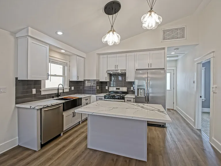 827 N Lucia Ave — Photo 7