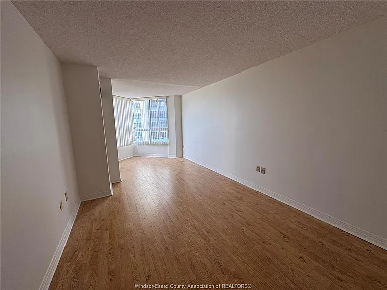 75 Riverside Dr E #406 — Photo 5