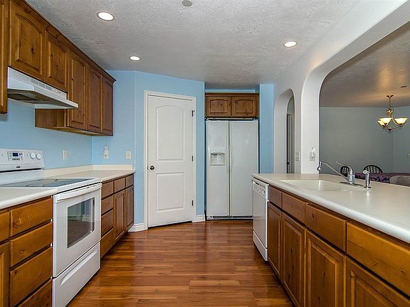 4th image of 1171 W Dallin Dr APT 203