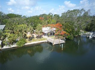 6 Sea Ln S, Saint Petersburg, FL 33705