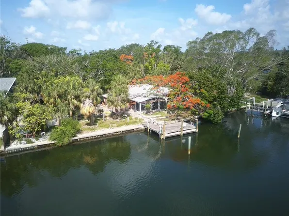 6 Sea Ln S, Saint Petersburg, FL 33705