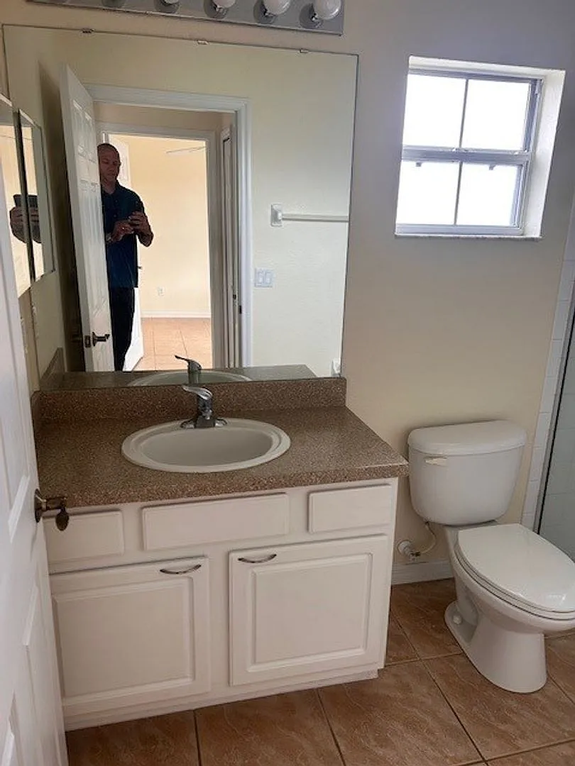 Cute! 1 Bedroom /. 1 Bath / 2 Car Garage - East Orlando Avalon All Utilities Included! — Photo 4