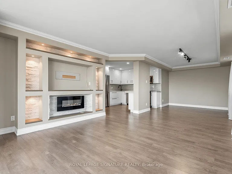 8111 Yonge St #1010 — Photo 16