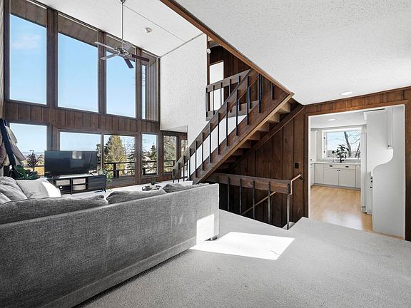 2nd image of 10570 Snowcrest Ct