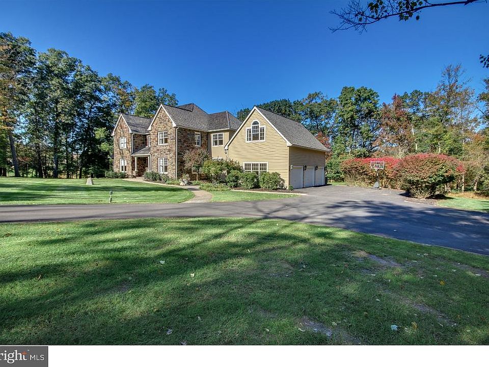 2nd image of 3 Colts Neck Dr
