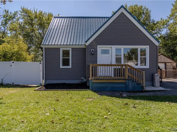 719 S Huth Rd, Buffalo, NY 14225