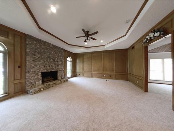 3rd image of 5704 Royal Club Dr