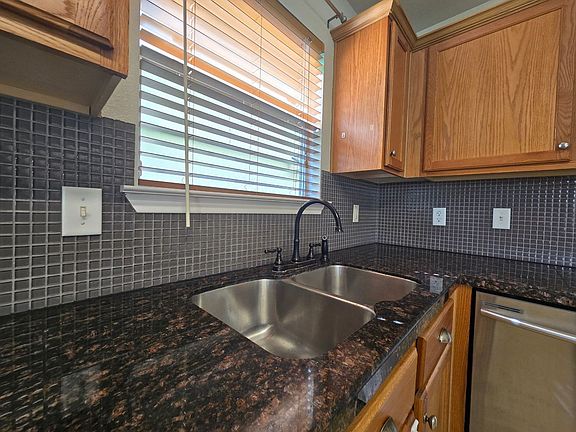 4th image of 5109 Causeway Ct