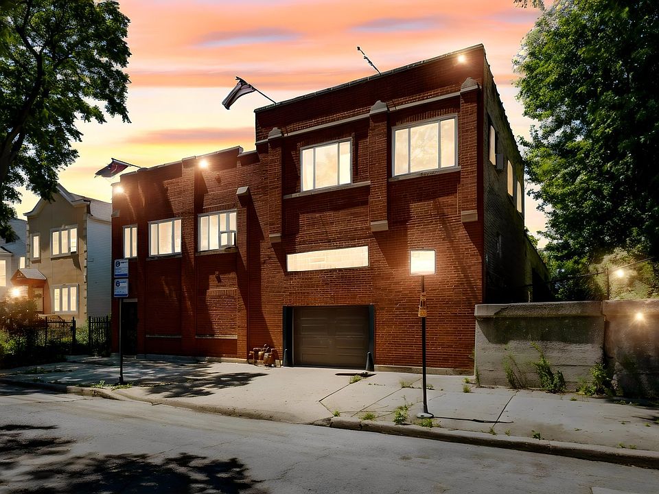 1st image of 1742 N Mozart St