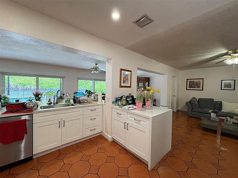 220 NW 130th Ave — Photo 16