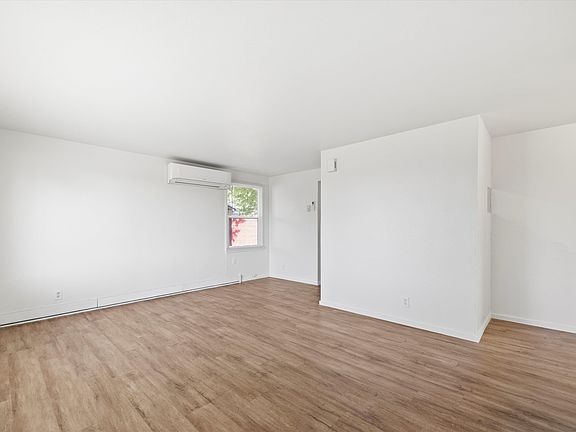 3rd image of 1007 W Pearl St