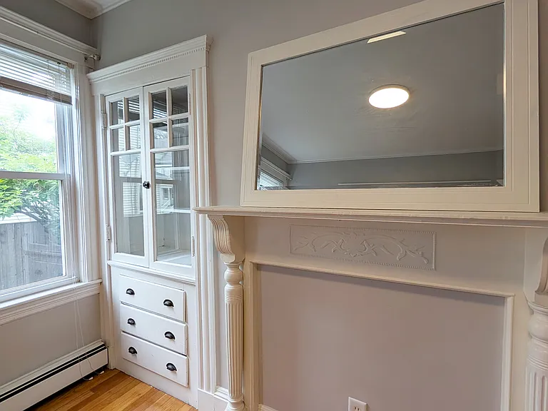 10 Duval St — Photo 11