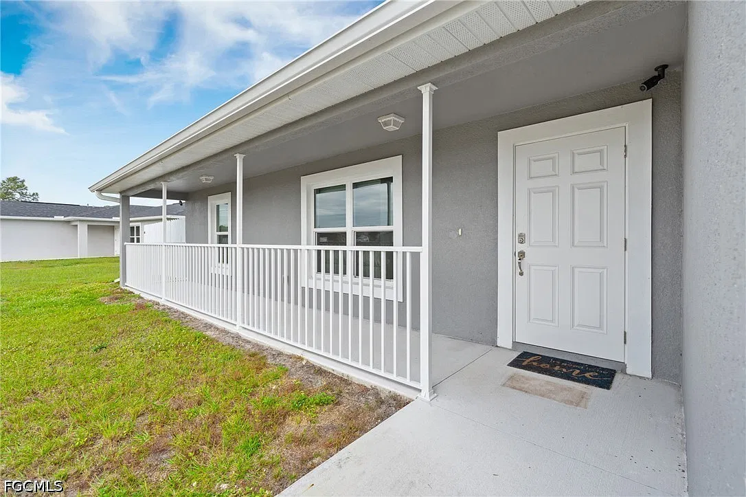 3 bed, 2.0 bath, 1494 sqft, $2,450 — Photo 2