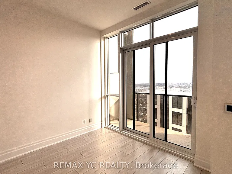 30 Elm Dr W #Penthouse 06 — Photo 5