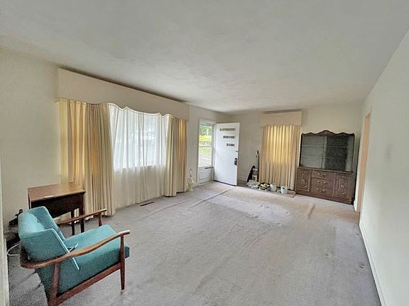 5th image of 4087 Sunset Dr