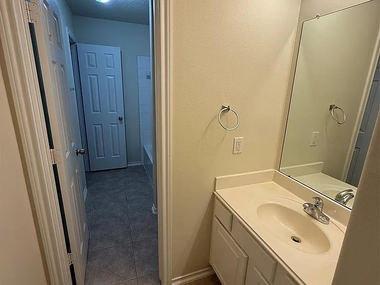 5118 Birch Manor Ln — Photo 13