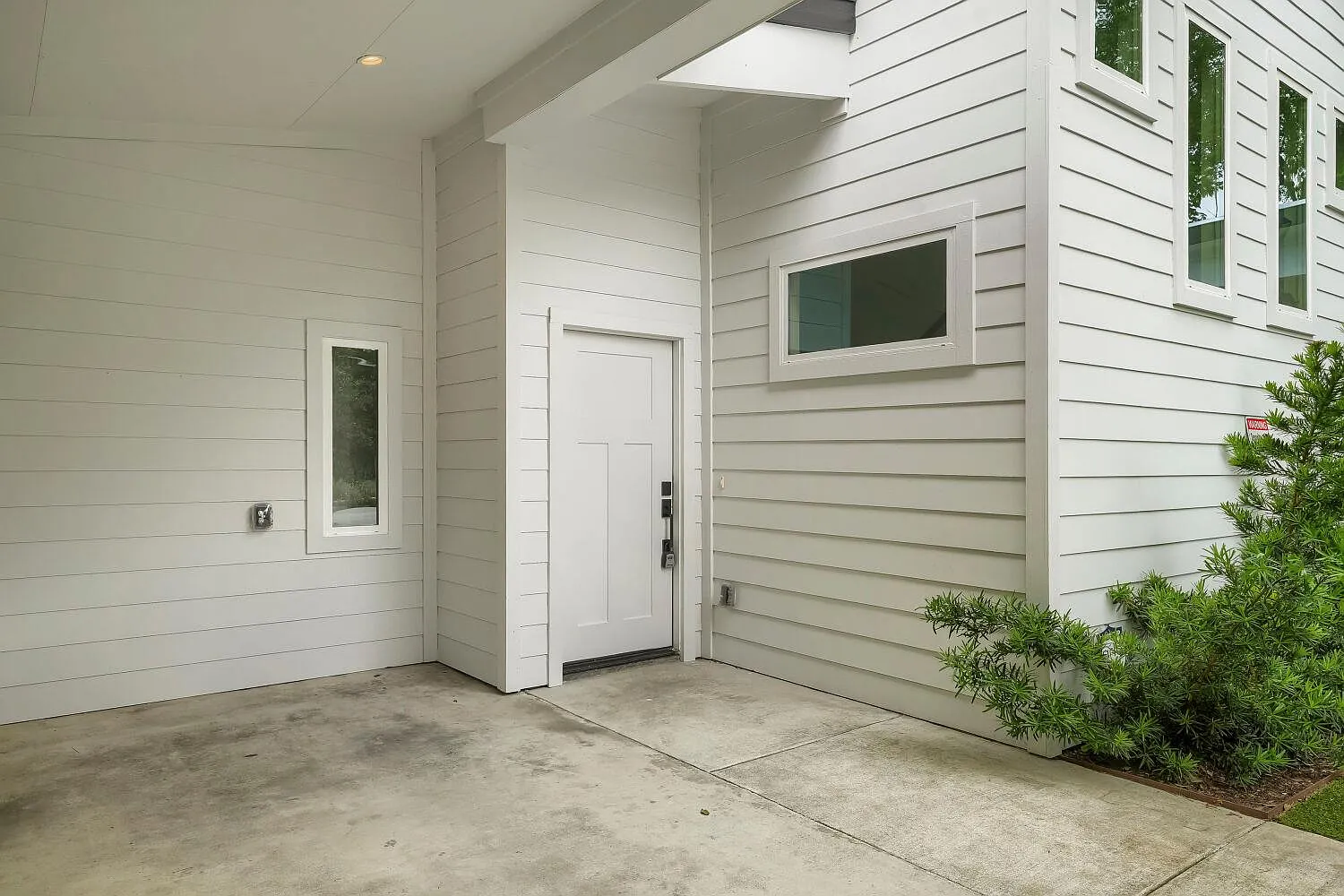 3 bed, 3.0 bath, 1510 sqft, $3,350 — Photo 4