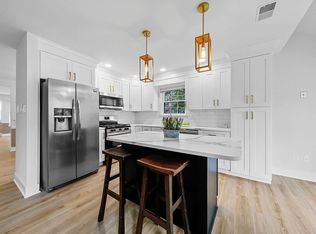 13 Hollowell Way, Mount Laurel, NJ 08054