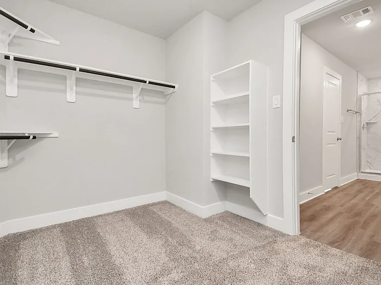 21047 Bay Village Dr #B — Photo 32