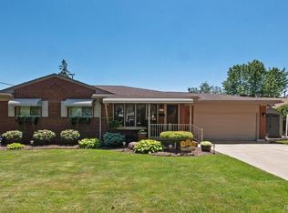 2921 Bates Ct, Trenton, MI 48183