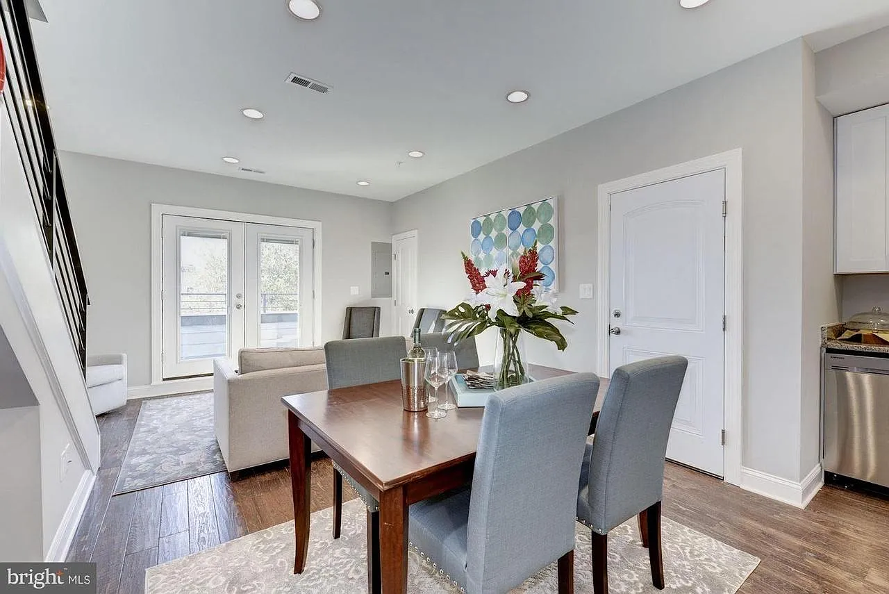 1018 13th St SE — Photo 4