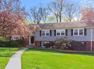 25 Chester Dr, Rye, NY 10580