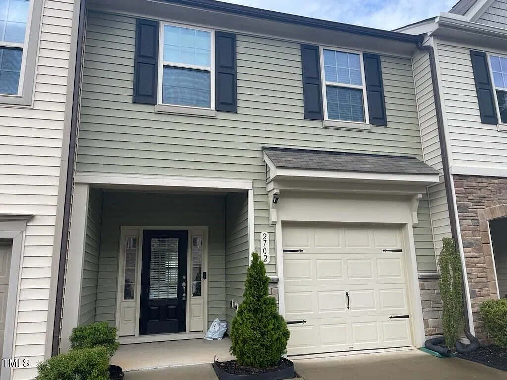 3 bed, 2.5 bath, 1685 sqft, $1,850 — Photo 1