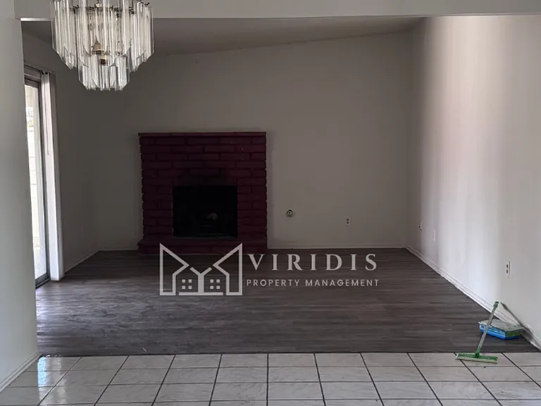 2203 Rounds St — Photo 2