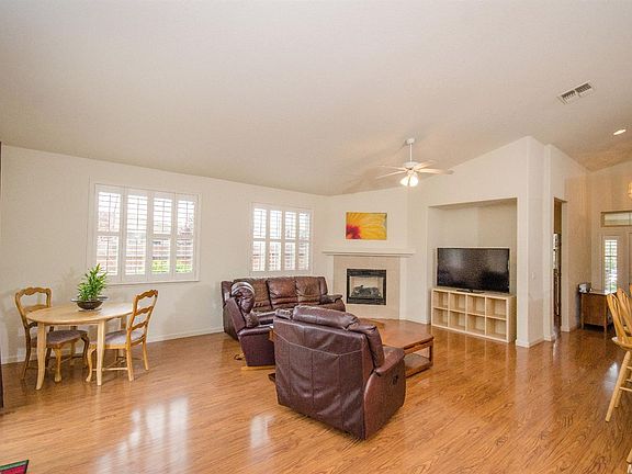 3rd image of 1649 Apple Way