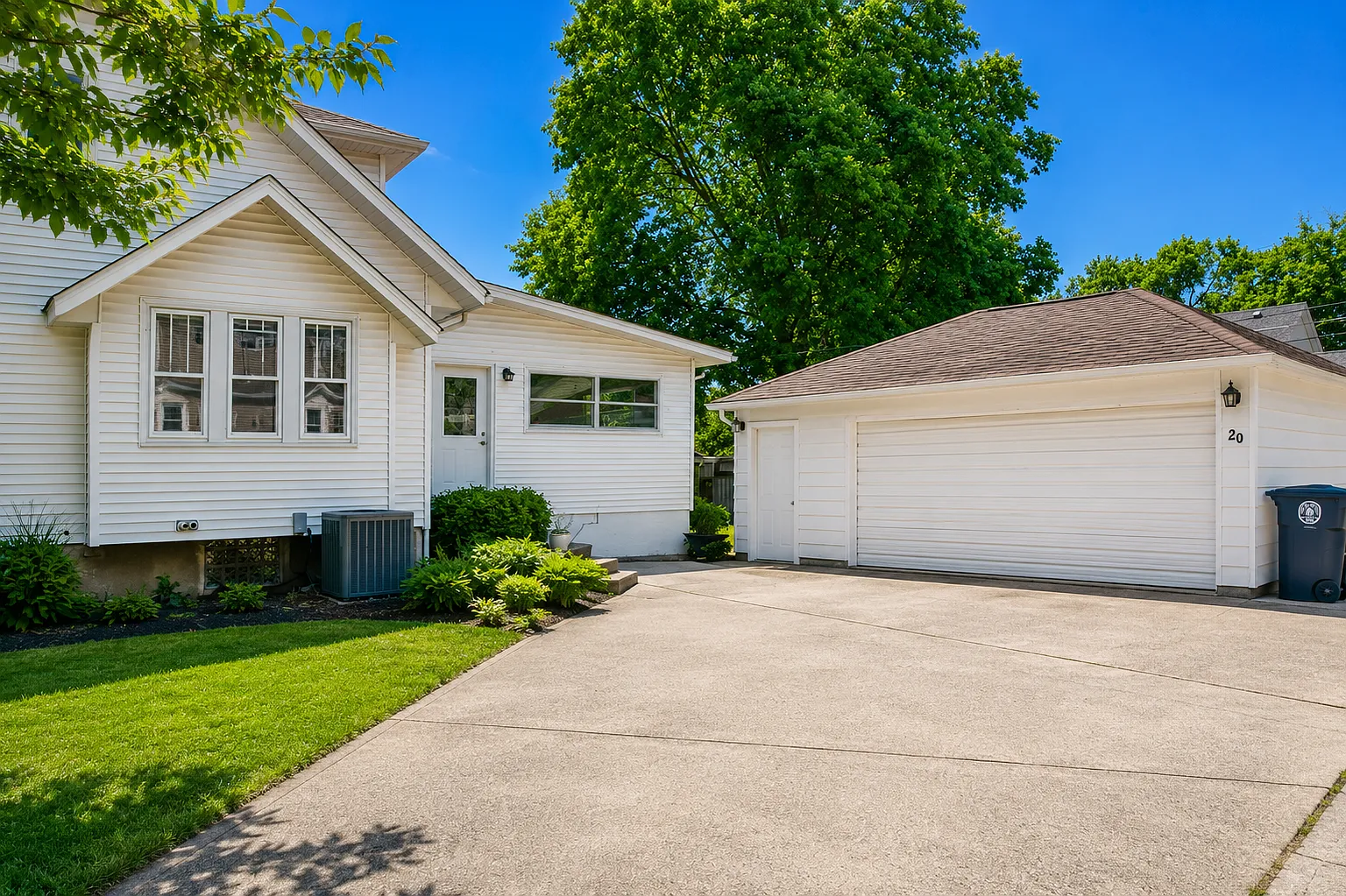 20 Corona Ave — Photo 4