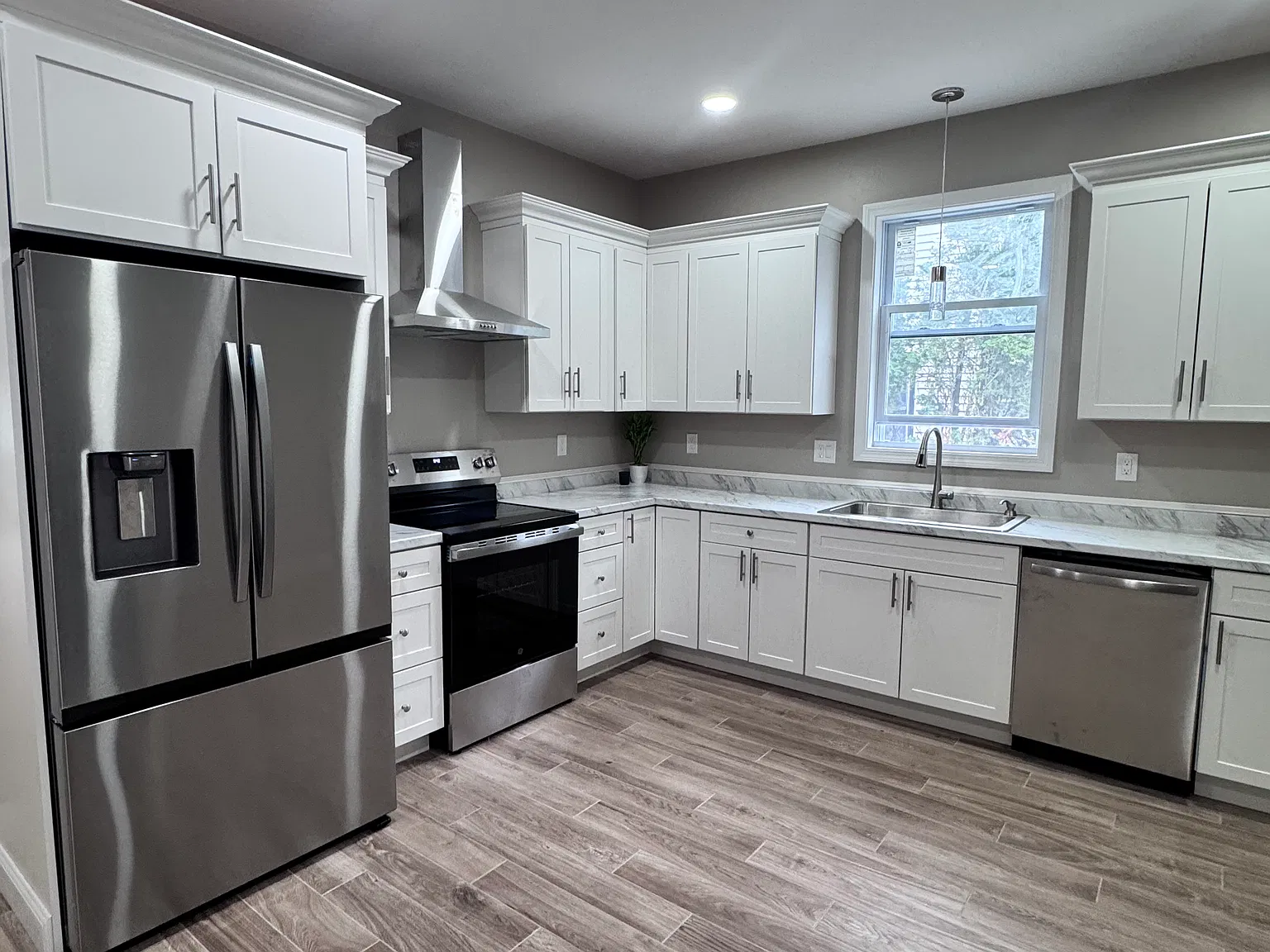 4 bed, 1279 sqft, $2,900 — Photo 4