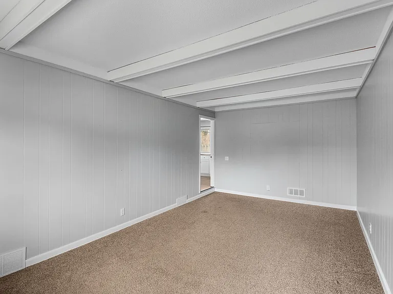 2270 Wernert Ave — Photo 15