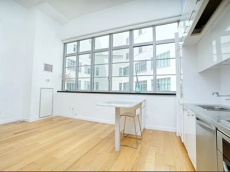 2728 Thomson Ave #423 — Photo 3