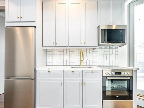2nd image of 419 Suydam St #4A