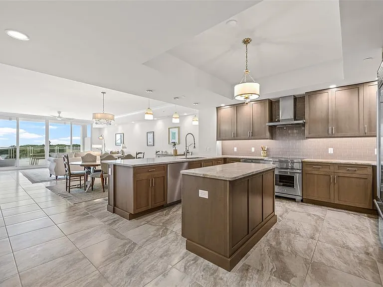 795 Collany Rd #205 — Photo 6