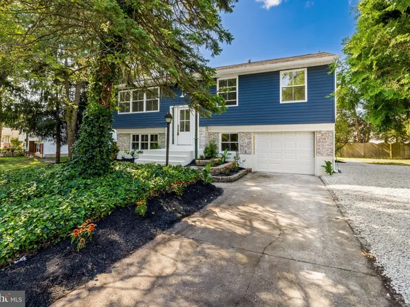 15 Greenbriar Rd, Turnersville, NJ 08012