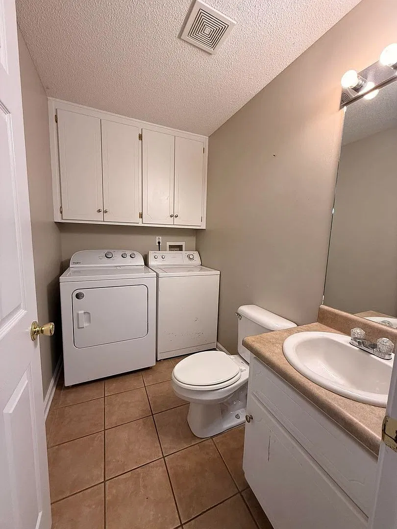 201 N Springview Drive — Photo 4