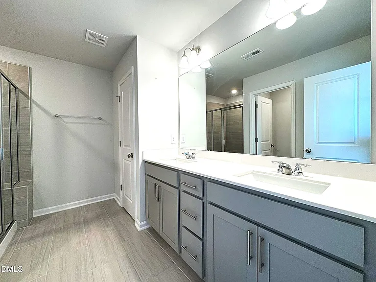 216 Hiking Hill Ln — Photo 24