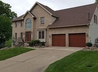 36 S Lake Dr, Parkersburg, WV 26101