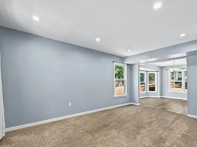 44 Kelly Way — Photo 2