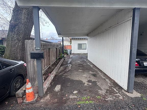 2nd image of 1630 Hughes Cir #B