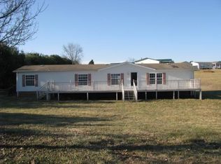 224 Wolfe Laurel Dr, Mount Carmel, TN 37645