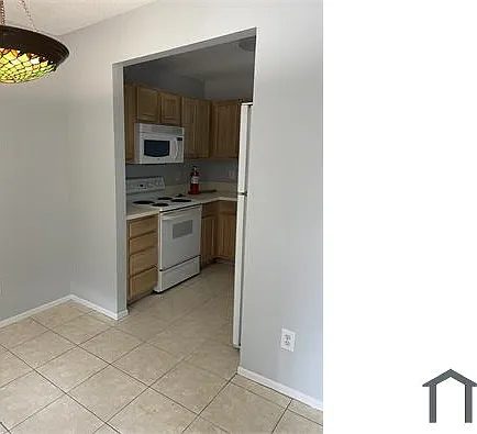 2 bed, 1300 sqft, $2,100 — Photo 4