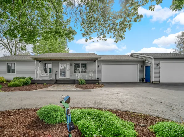 26238 W Hickory Ln, Ingleside, IL 60041